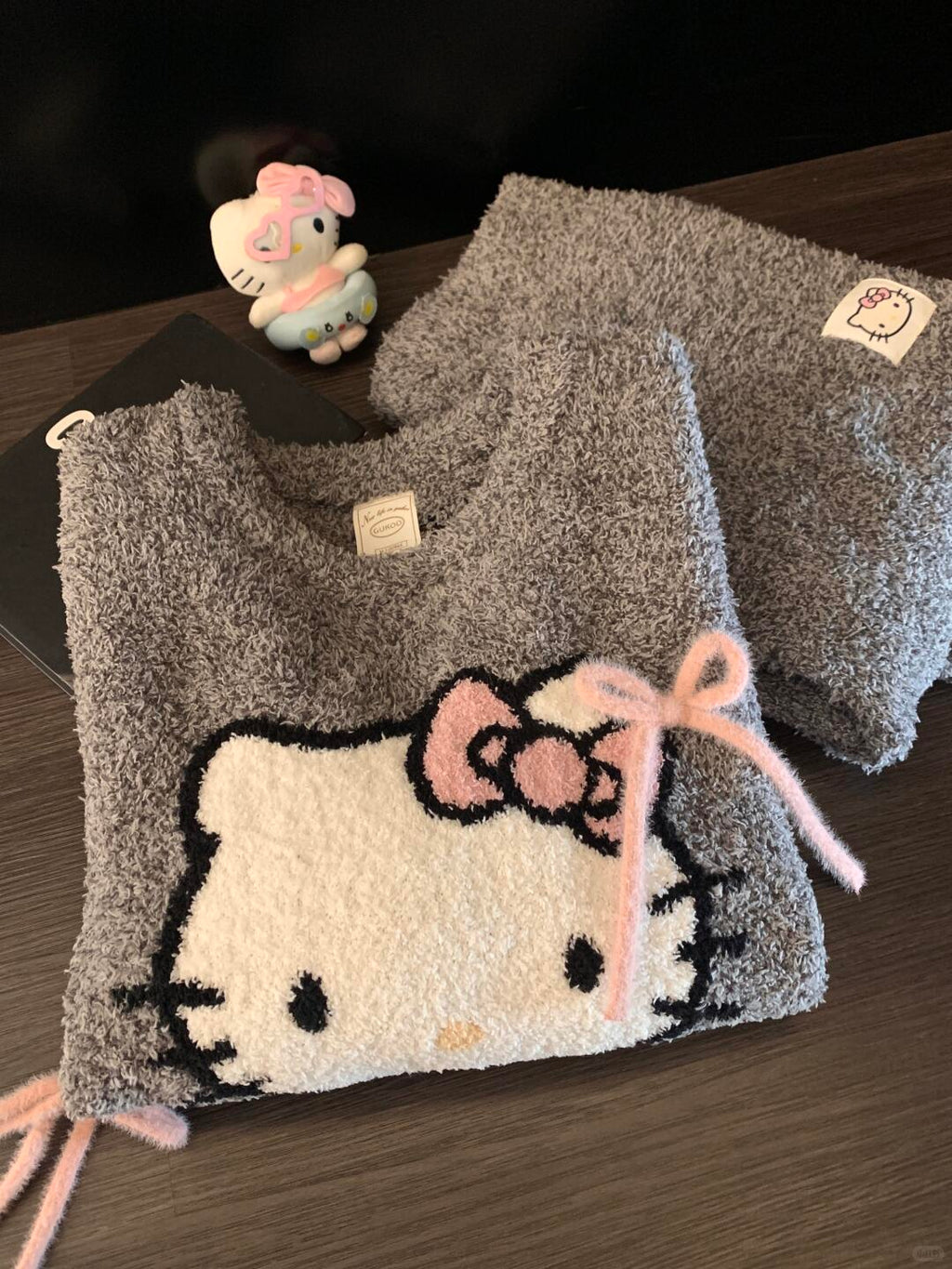 HK Coral Fleece Pajamas Set for Women, Autumn Winter Hello Kitty Loungewear, Cozy Homewear Sleepwear Set
