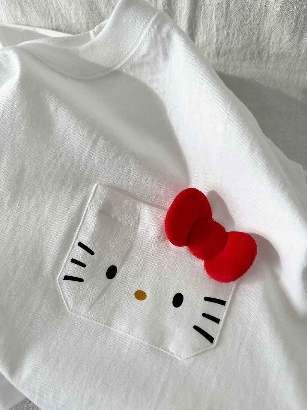 Hello Kitty Print Cute Pocket Round Neck Short-Sleeved T-Shirt