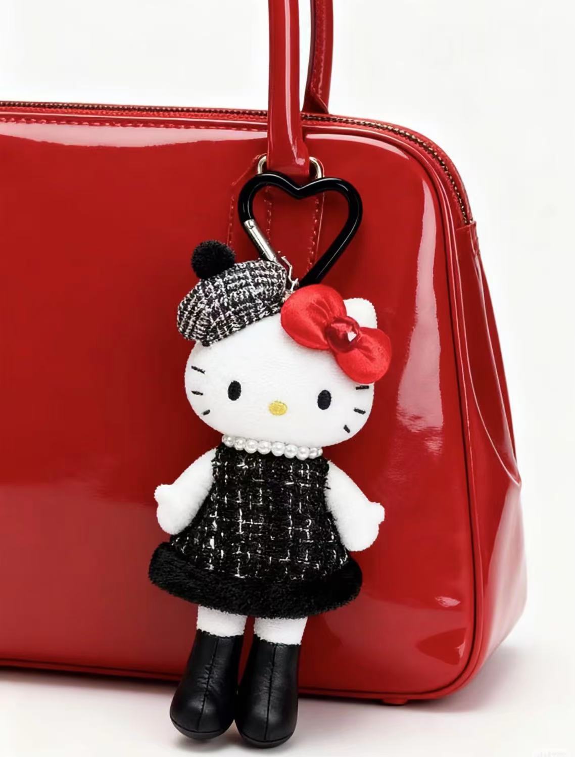Sanrio (Japan) NIC long-legged socialite kitty keychain with heart clasp - latest design.