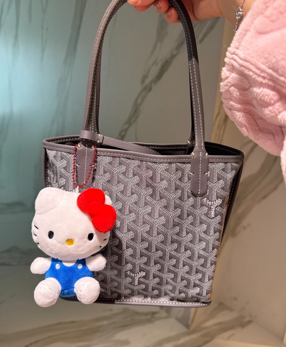 SANRIO NICE Kitty keychain (blue, chain) - same style worn by G-Dragon.