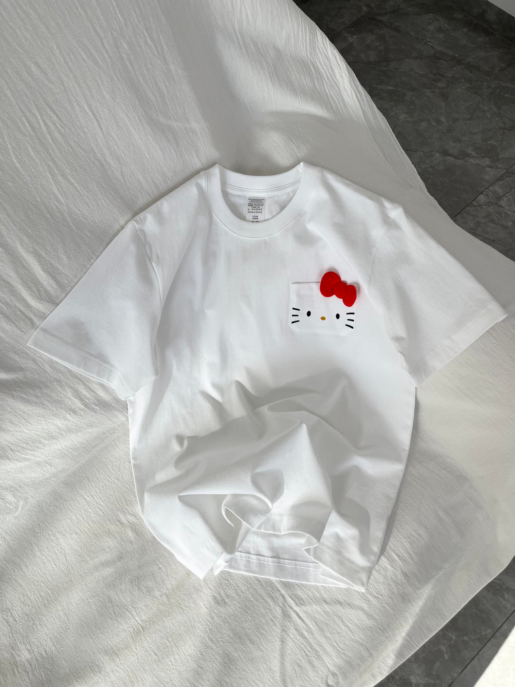 Hello Kitty Print Cute Pocket Round Neck Short-Sleeved T-Shirt