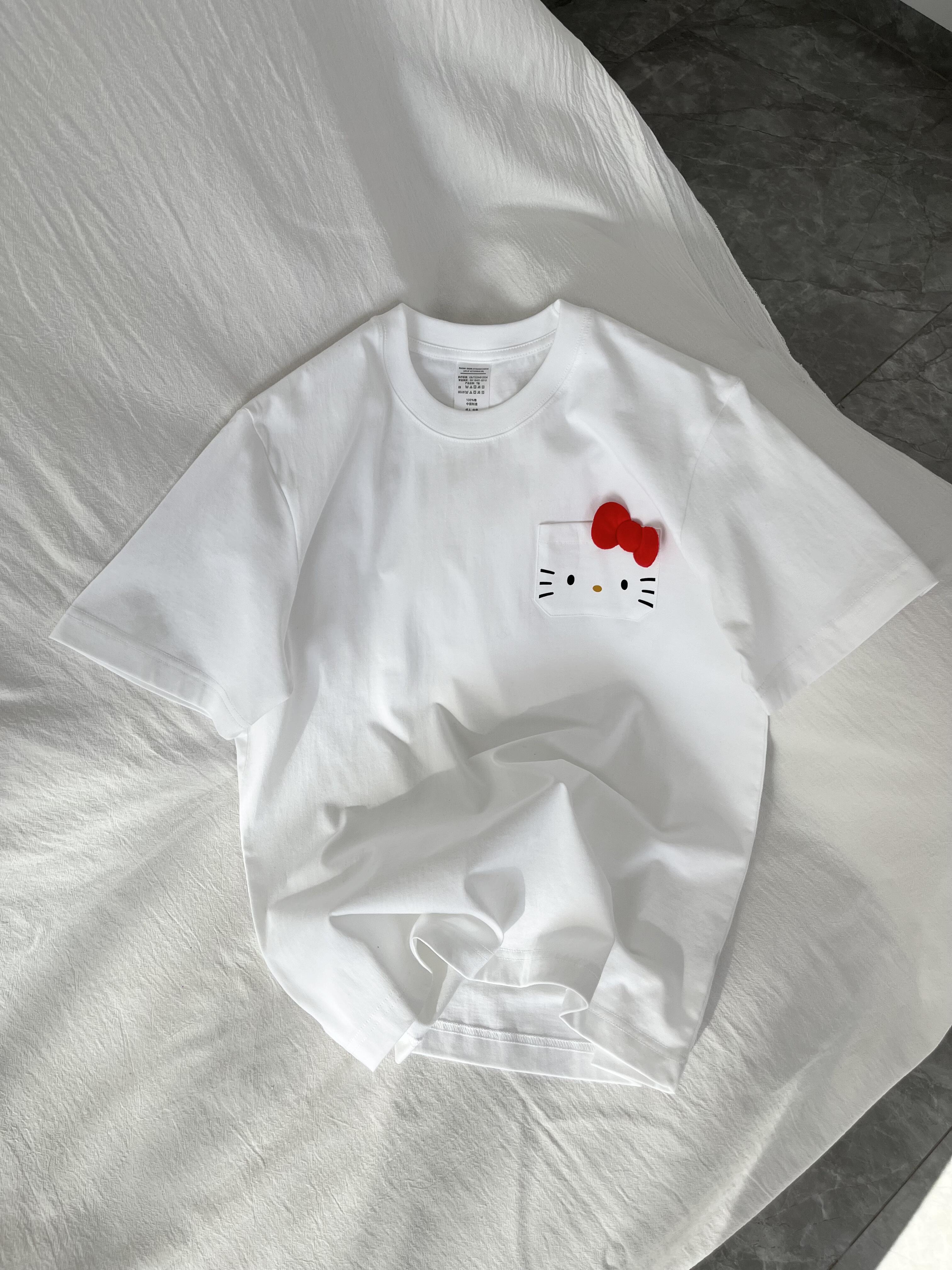 Hello Kitty Print Cute Pocket Round Neck Short-Sleeved T-Shirt