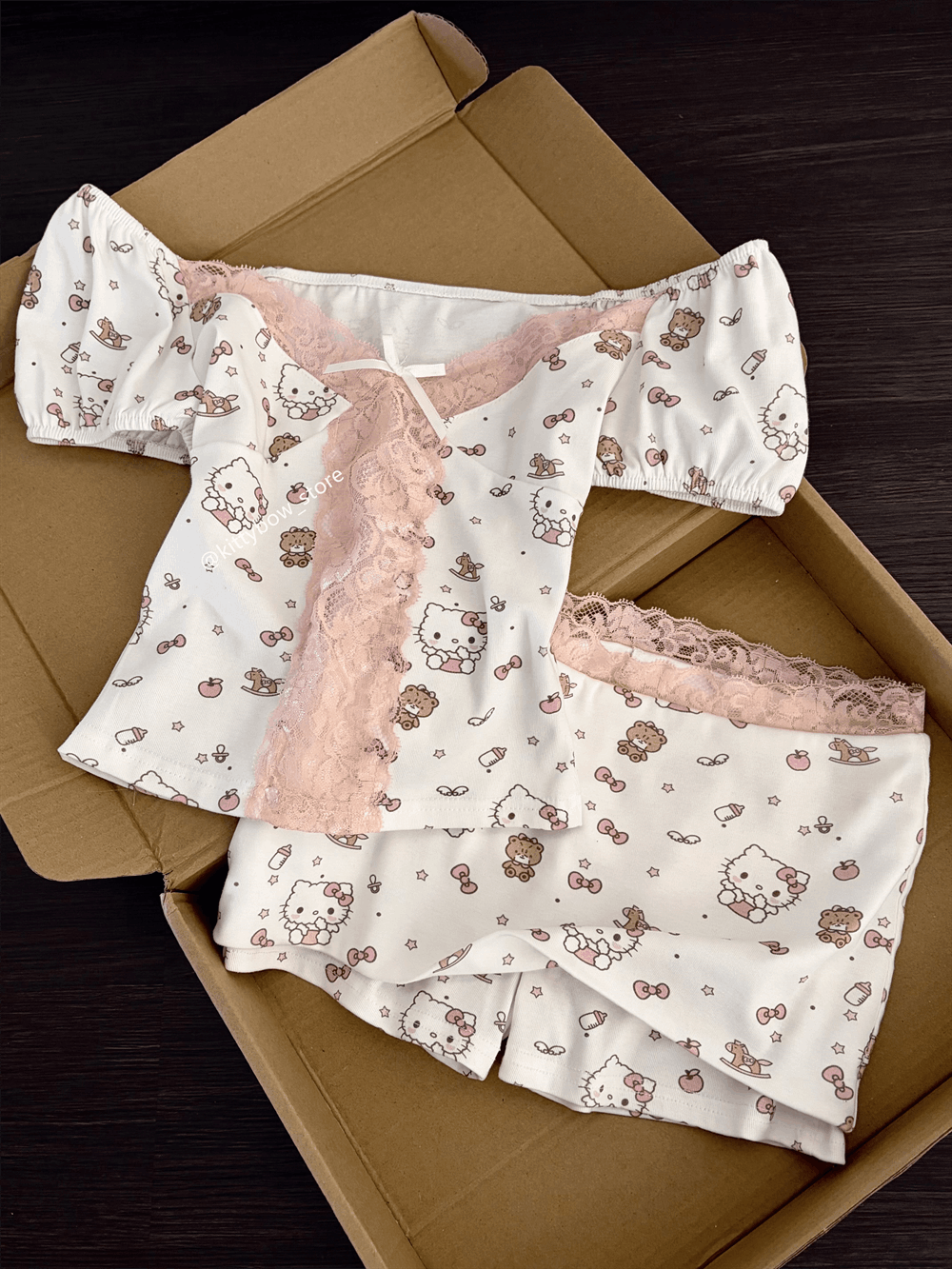 Off-Shoulder Hello Kitty Print Pajama Set with Lace Trim, Cute Loungewear for Women
